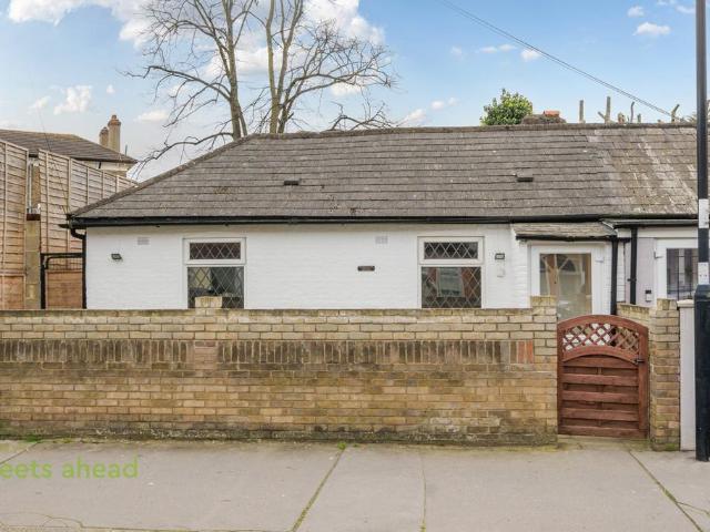 2 bedroom bungalow for sale