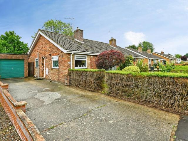 2 bedroom bungalow for sale