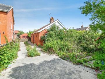 2 bedroom bungalow for sale