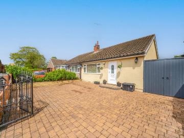 2 bedroom bungalow for sale