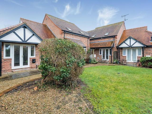 2 bedroom bungalow for sale