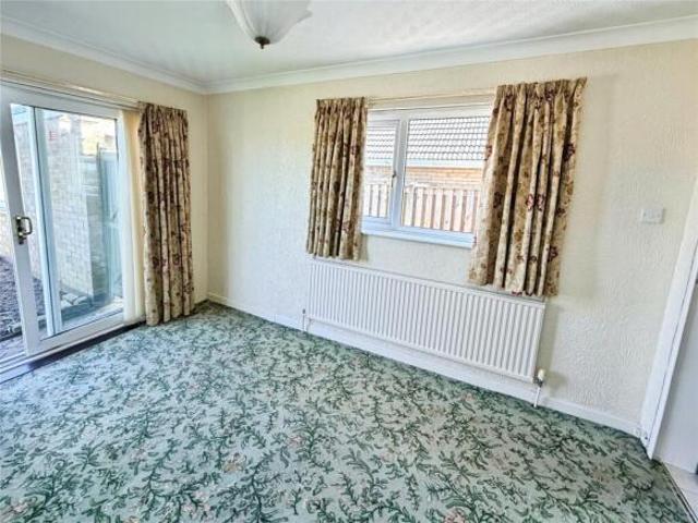 2 bedroom bungalow for sale in Croft Road, Doncaster, South Yorkshire, DN4