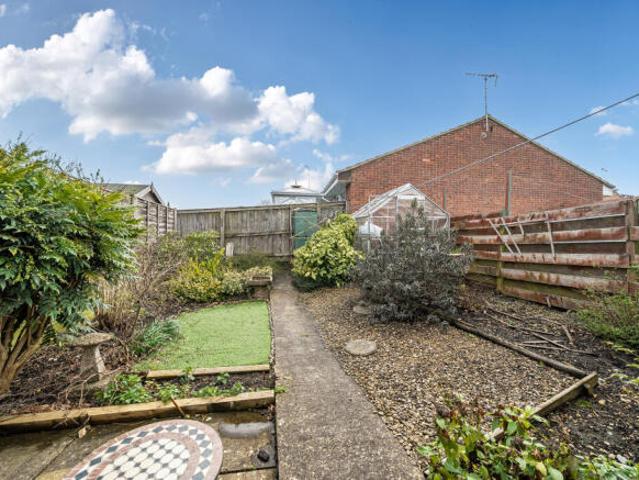 2 bedroom bungalow for sale in Bellver, Toothill, Swindon, SN5 8JX, SN5