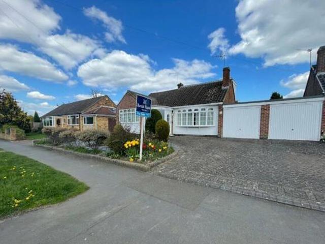 2 Bedroom Bungalow For Sale In Kenilworth, Warwickshire