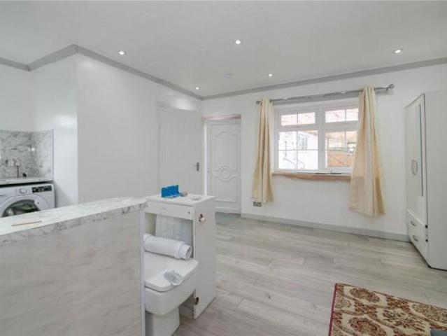 2 bedroom bungalow for sale in Norman Crescent, Bradford, West Yorkshire, BD2