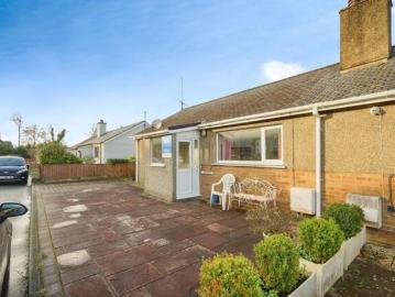 2 Bedroom Bungalow Penrhyndeudraeth Gwynedd 100502794