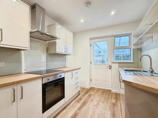 2 bedroom bungalow to let, Portishead, Bristol | Ocean Estate Agents
