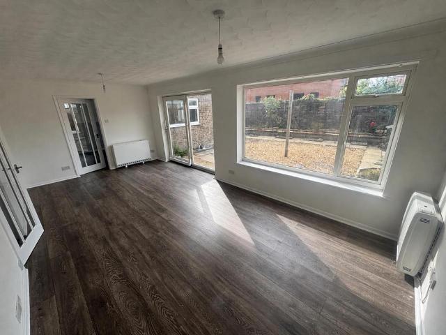 2 bedroom bungalow to rent