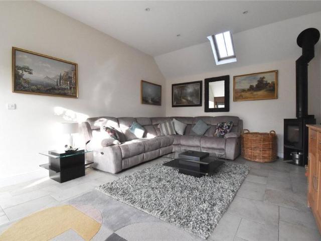 2 bedroom bungalow to rent