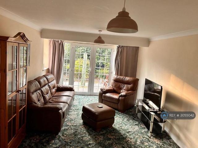 2 bedroom bungalow to rent