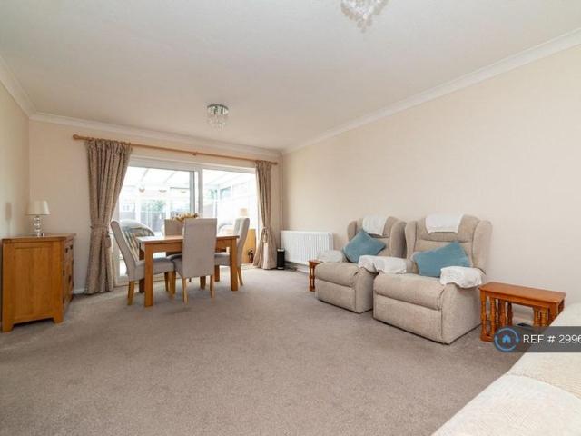 2 bedroom bungalow to rent