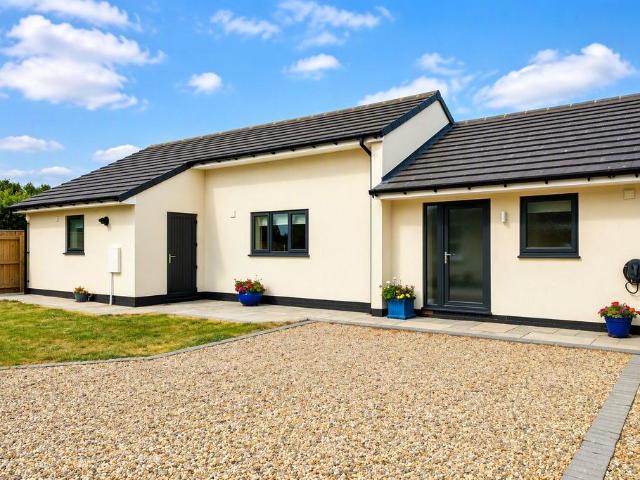 2 bedroom bungalow to rent
