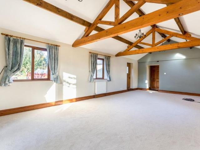 2 bedroom bungalow to rent