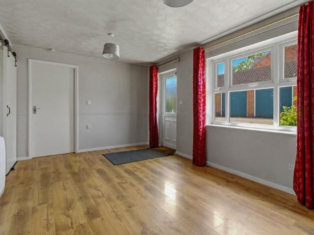 2 bedroom bungalow to rent
