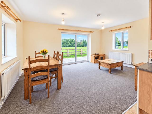 2 bedroom bungalow to rent