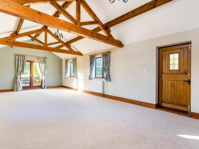 2 bedroom bungalow to rent