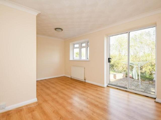 2 bedroom bungalow to rent