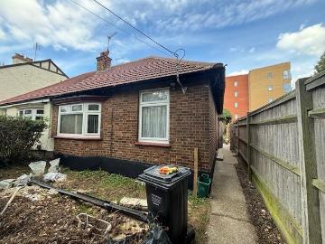2 bedroom bungalow to rent
