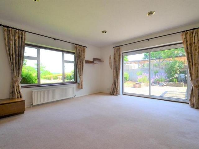 2 bedroom bungalow to rent