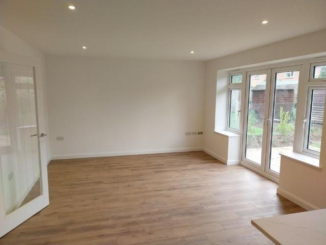 2 bedroom bungalow to rent