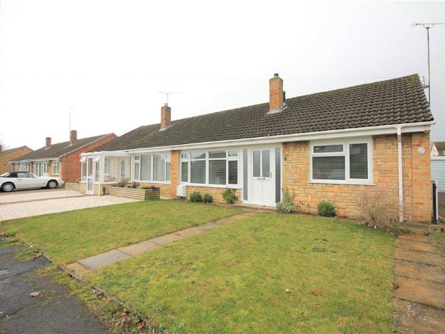 2 bedroom bungalow to rent