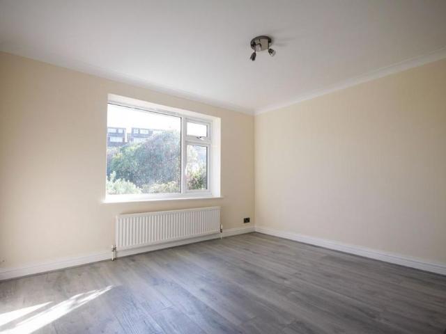 2 bedroom bungalow to rent