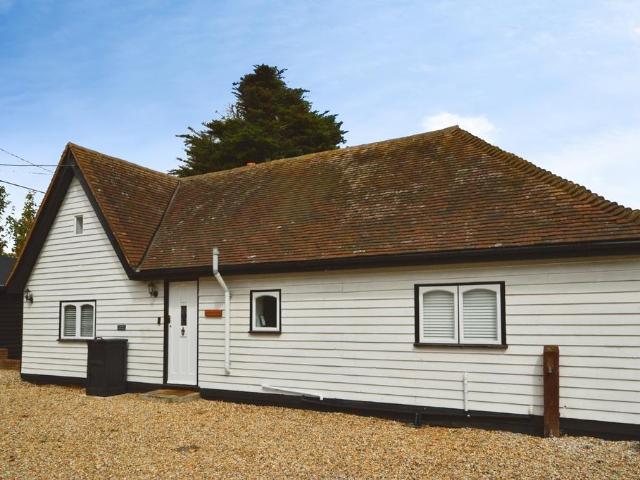 2 bedroom detached house to rent