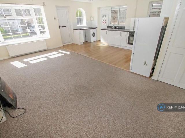 2 bedroom bungalow to rent