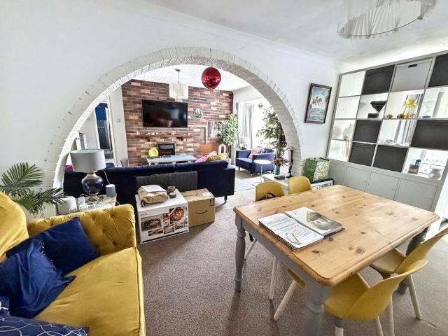2 bedroom bungalow to rent