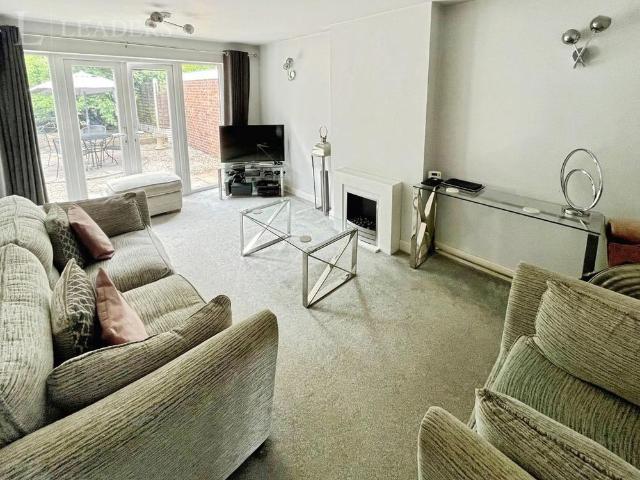 2 bedroom bungalow to rent
