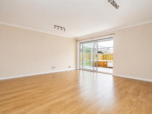 2 bedroom bungalow to rent