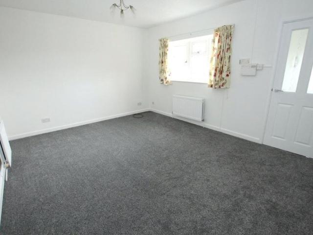 2 bedroom bungalow to rent