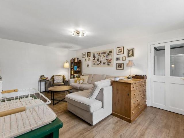 2 bedroom bungalow to rent