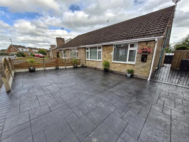 2 bedroom bungalow to rent