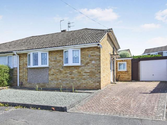 2 bedroom bungalow to rent