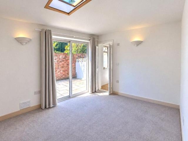 2 bedroom bungalow to rent