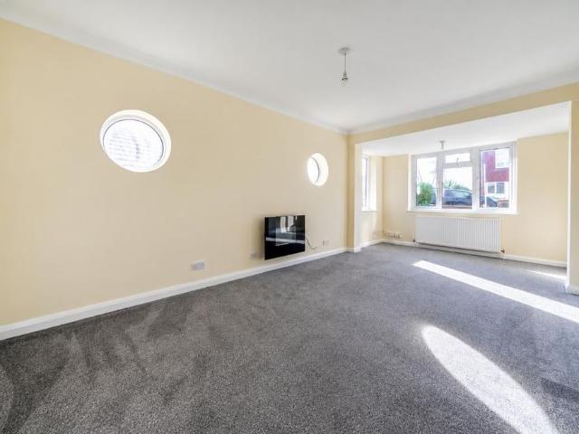 2 bedroom bungalow to rent