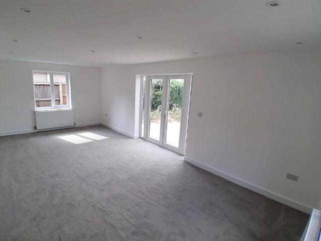 2 bedroom bungalow to rent
