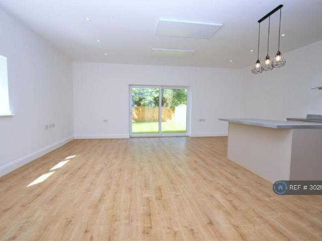 2 bedroom bungalow to rent