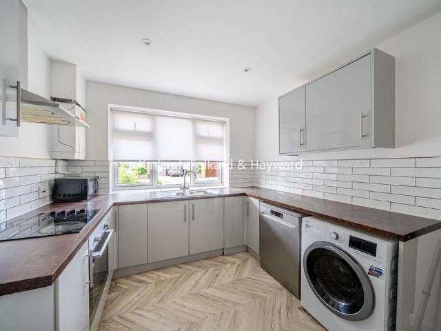 2 bedroom bungalow to rent