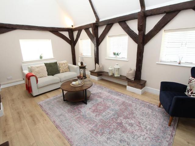 2 bedroom detached house to rent
