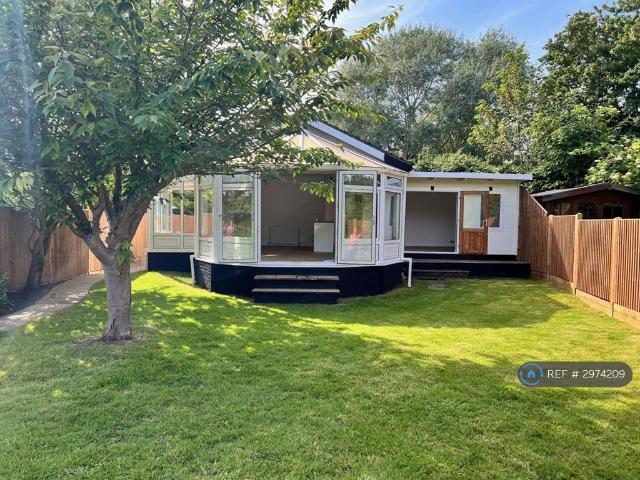 2 bedroom bungalow to rent