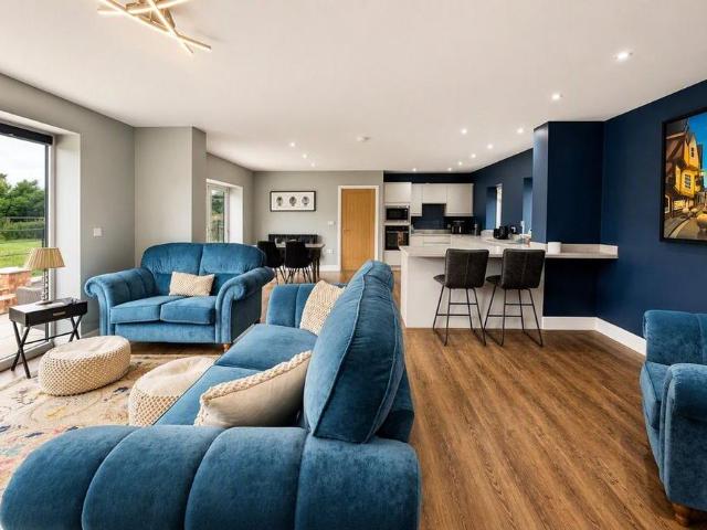 2 bedroom bungalow to rent