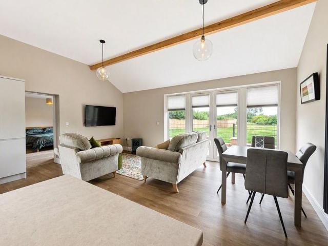 2 bedroom bungalow to rent