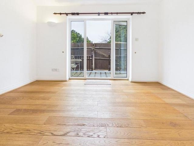 2 bedroom bungalow to rent