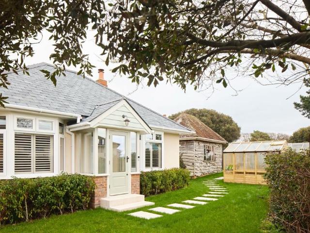 2 bedroom bungalow to rent