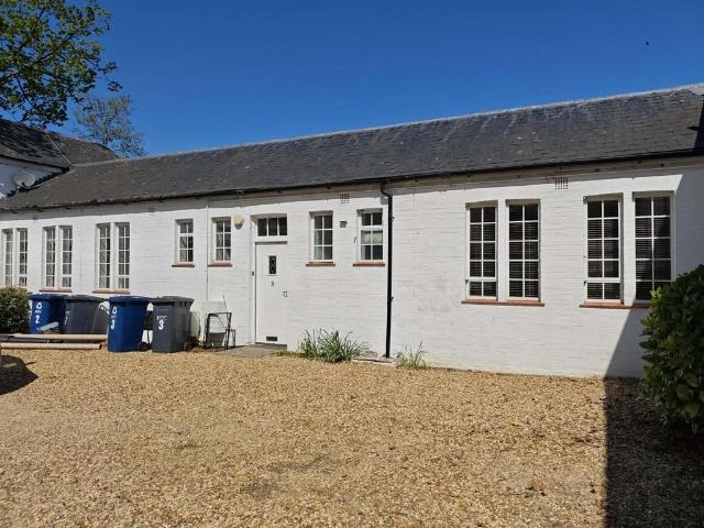 2 bedroom bungalow to rent
