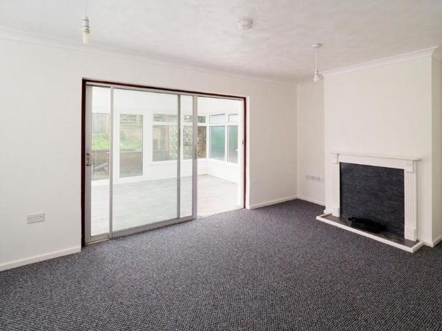 2 bedroom bungalow to rent