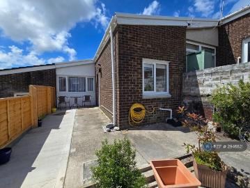 2 bedroom bungalow to rent
