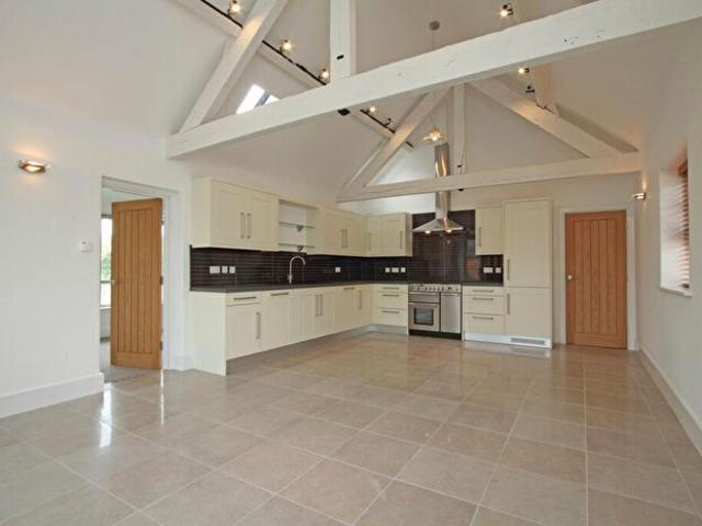 2 Bedroom Bungalow To Rent In Upper Court, Noral Way, Banbury, Oxfordshire, OX16
